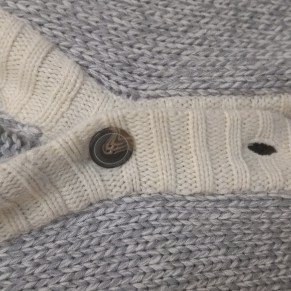 Bluenote Sweater - Picture 2 of 6